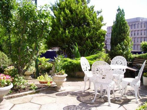 Hostal Braeside Guesthouse