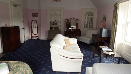 Hostal Whitchester Christian Centre