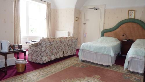 Hostal Whitchester Christian Centre