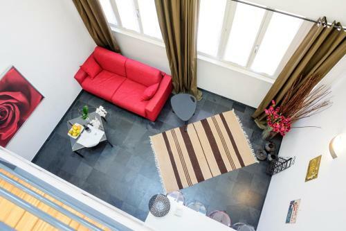 Isola Apartments