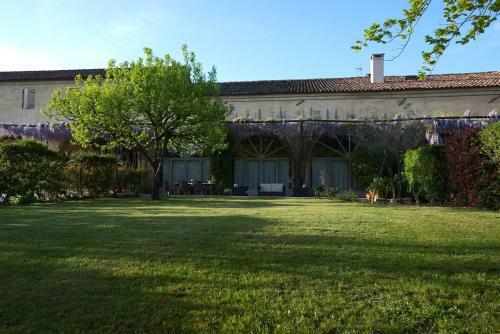 Hostal Guest House La Marignana