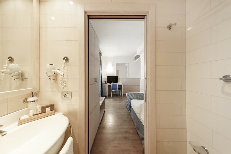 Caravel Bike Hotel