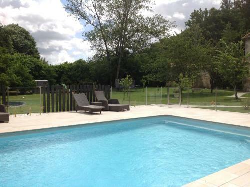 Hostal Ch�teau De Courtebotte