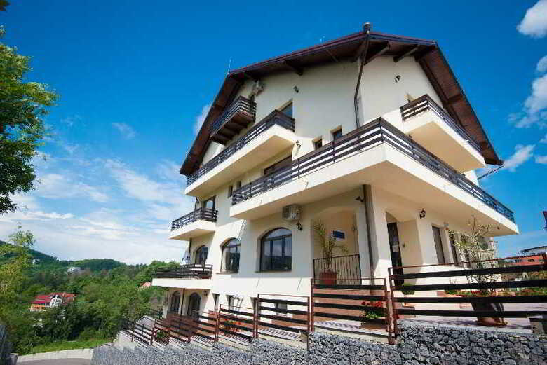 Hostal Pensiunea Toscana