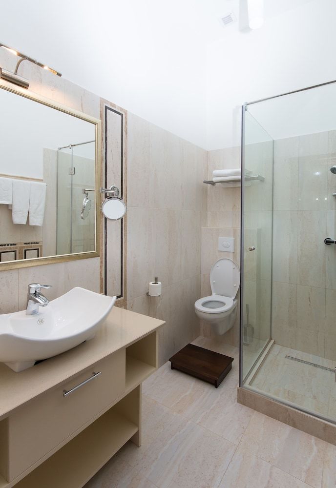 Hotel La Strada Boutique Villa