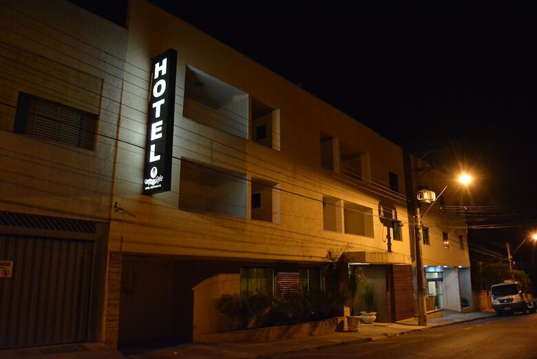 Hotel E Restaurante Canta Galo