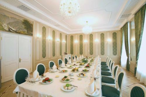 Smolninskaya Hotel