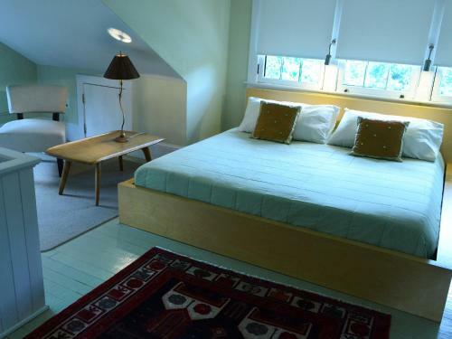 Bed & Breakfast Adora Inn