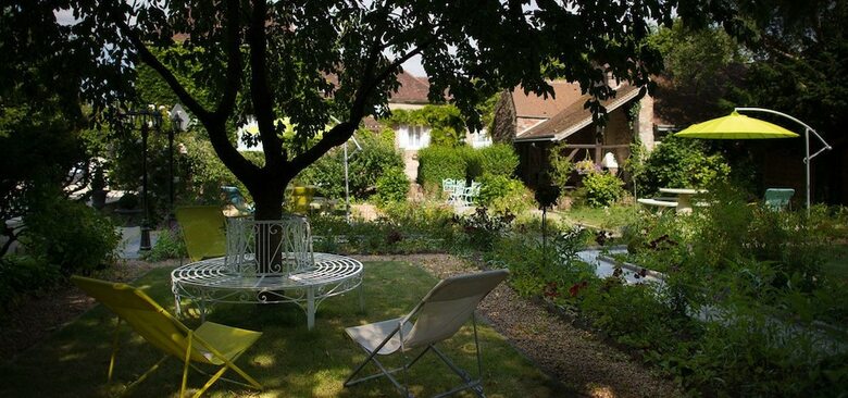 Bed & Breakfast Aux Charmes de Maintenon