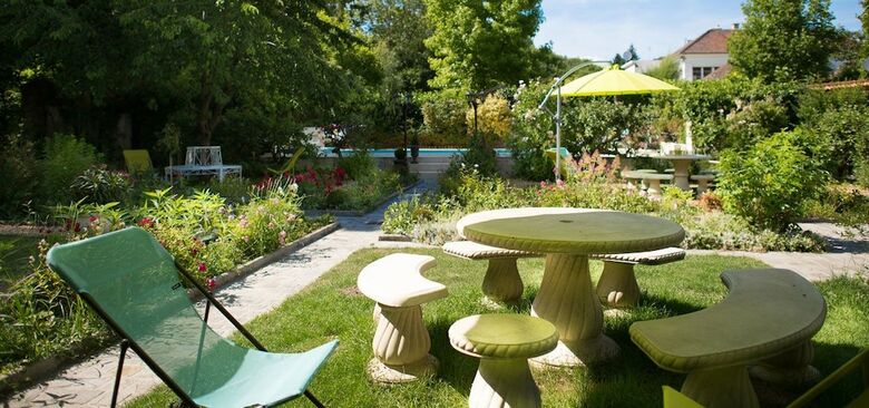 Bed & Breakfast Aux Charmes de Maintenon