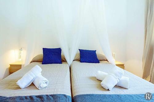 Arta Villa Sleeps 6 Pool Air Con Wifi
