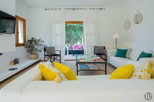 Arta Villa Sleeps 6 Pool Air Con Wifi