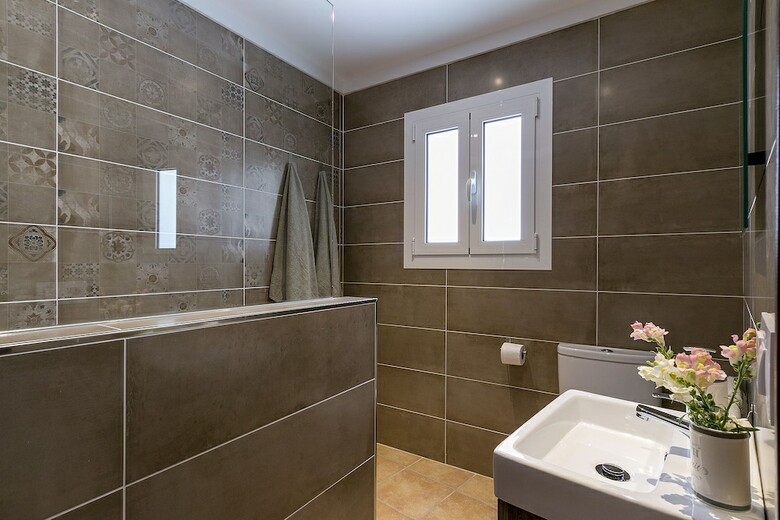 Town House Cas Decu