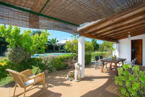Lovely Villa Llenaire In A Great Location
