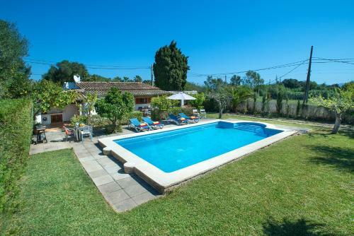 Lovely Villa Llenaire In A Great Location