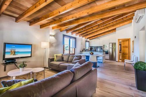 Pollenca Villa Sleeps 6 Pool Air Con Wifi