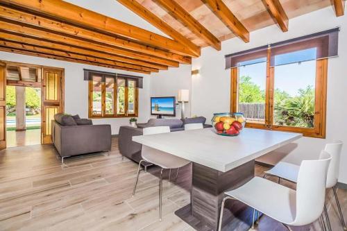 Pollenca Villa Sleeps 6 Pool Air Con Wifi
