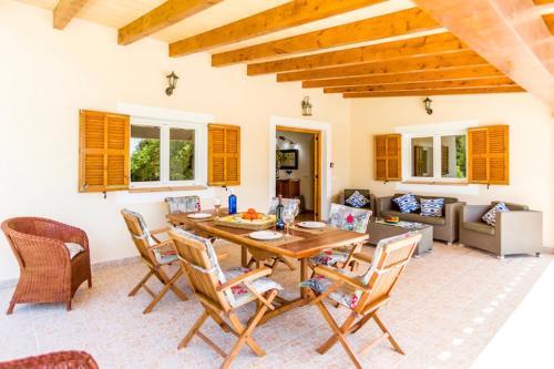 Cala San Vicente Villa Sleeps 6 Pool Air Con Wifi