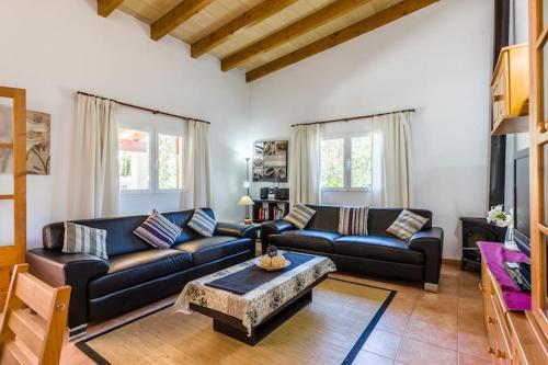 Cala San Vicente Villa Sleeps 6 Pool Air Con Wifi