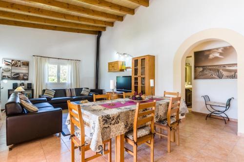 Cala San Vicente Villa Sleeps 6 Pool Air Con Wifi