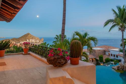 Pacific Ocean Views & Infinity Pool, Villa Miramar