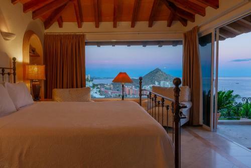 Pacific Ocean Views & Infinity Pool, Villa Miramar