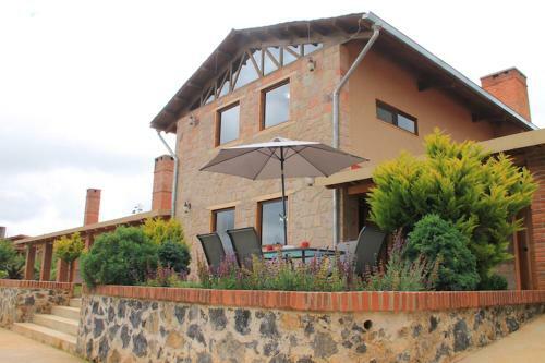 Hotel Y Caba�as Mountain Lodge