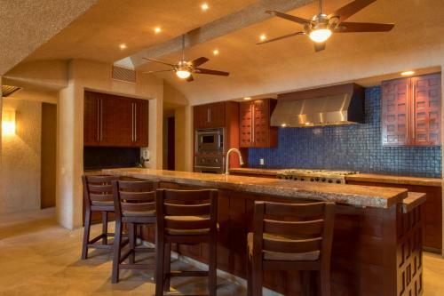 Beachfront Luxury With Staff, Villa Tranquilidad