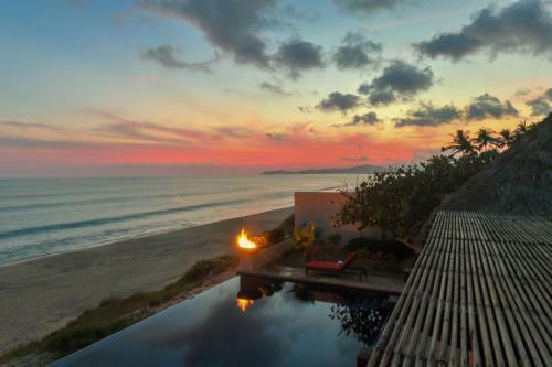 Beachfront Luxury With Staff, Villa Tranquilidad