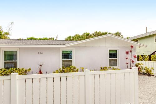 Sugar Plum Hideaway East