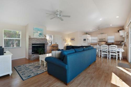 Holly Hideaway