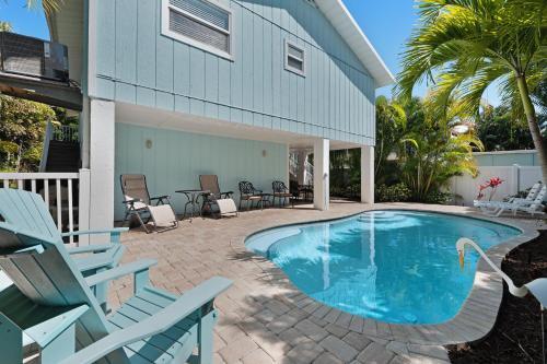 Holly Hideaway