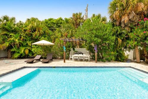 Sugar Plum Hideaway West