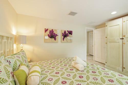 Sugar Plum Hideaway West