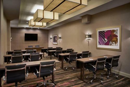 Delta Hotels By Marriott Baltimore Inner Harbor