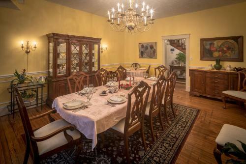 Bed & Breakfast Taylor House Inn