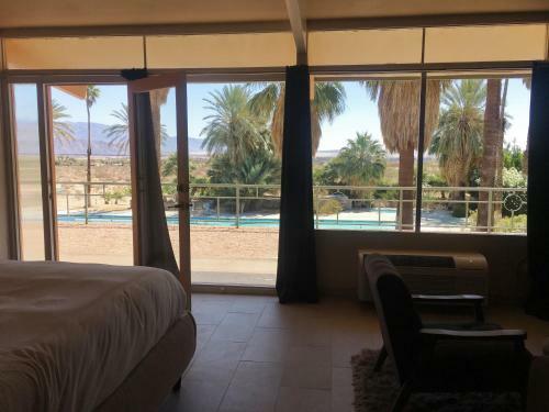 Hotel Palms At Indian Head