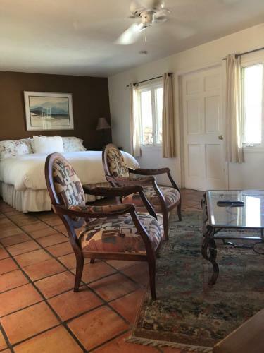 Hotel Palms At Indian Head