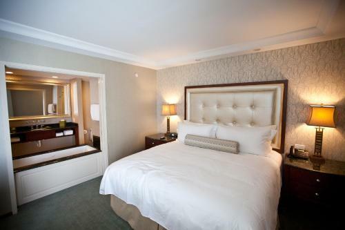 Hotel Town & Country Inn And Suites