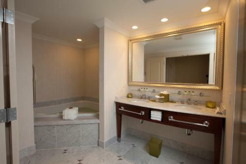 Hotel Town & Country Inn And Suites