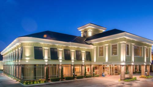 Hotel Town & Country Inn And Suites