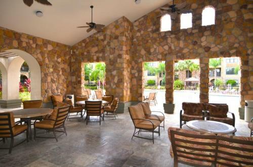 Charo Apartment 906