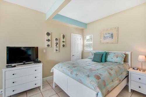 Nantucket Rainbow Cottages 20a/b