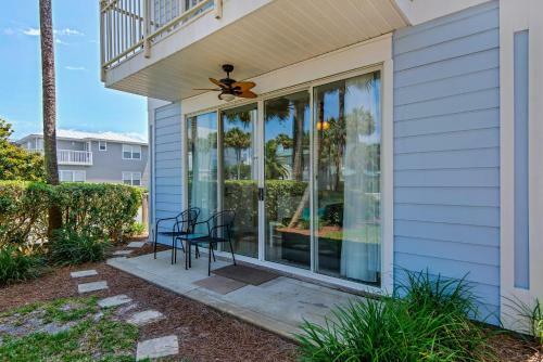 Nantucket Rainbow Cottages 20a/b