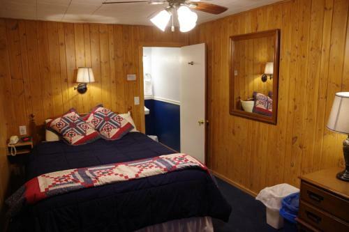 Posada Edgewater Inn & Cottages