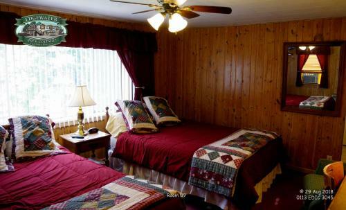 Posada Edgewater Inn & Cottages