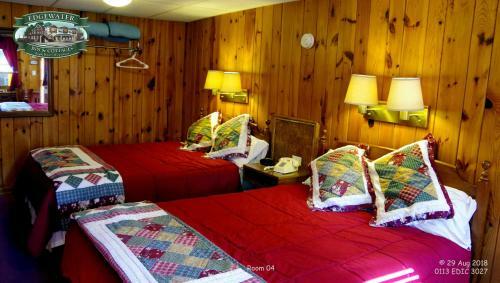 Posada Edgewater Inn & Cottages