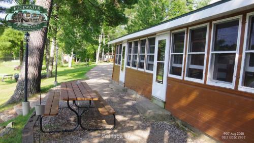 Posada Edgewater Inn & Cottages