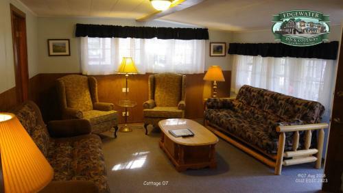 Posada Edgewater Inn & Cottages