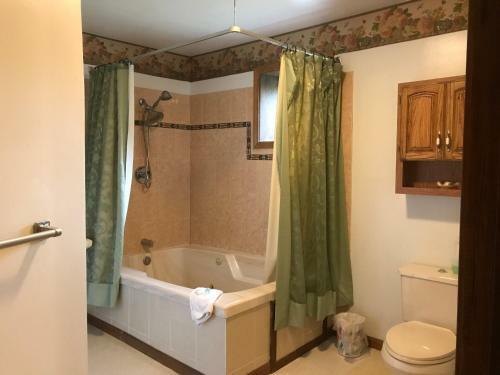 Posada 7 Gables Inn & Suites